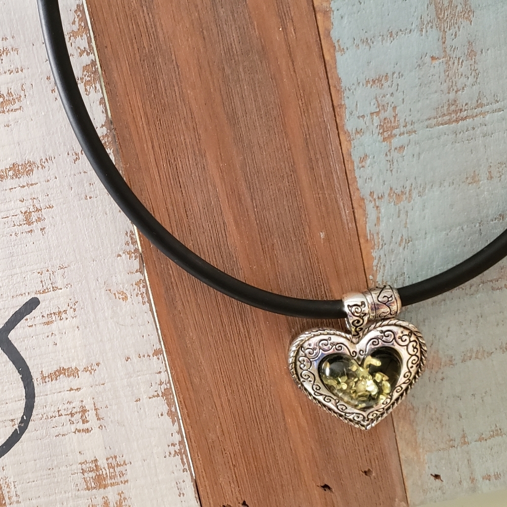 Chocker - Picture 2 of 2